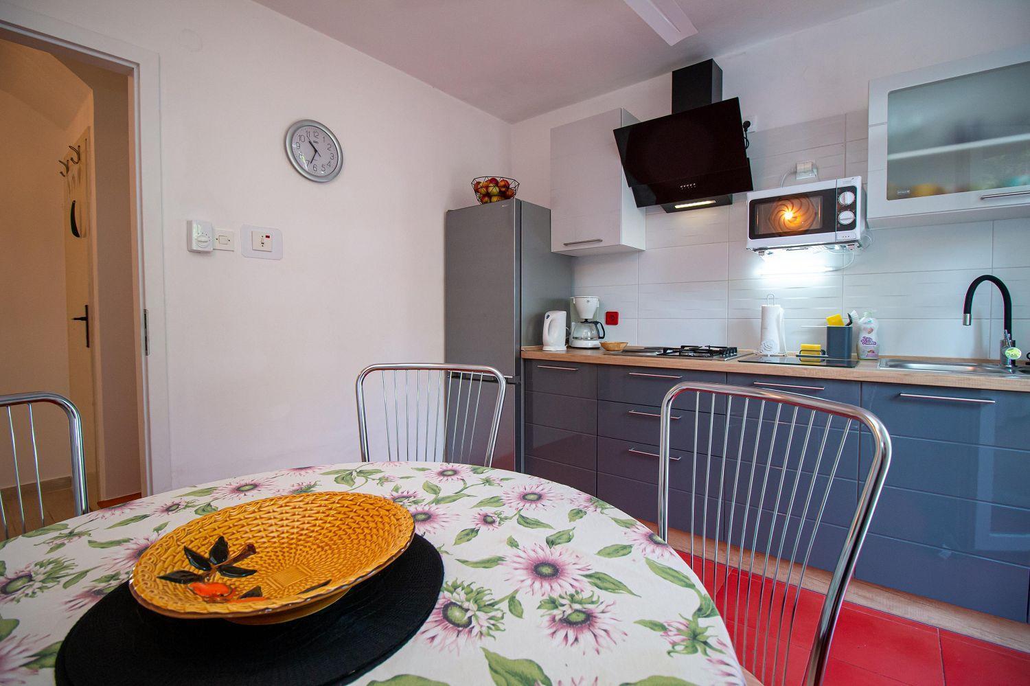 Modernes Nur 50 Meter Zum Zentrum Von Mit Privatparkplatz Apartman